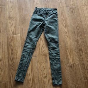 Blue notes dark green skinny jeans